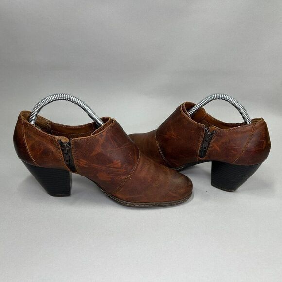 Born Concepts BOC Women's Size 8.5 Brown Leather Buckle Ankle Boots - Picture 8 of 14